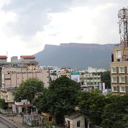 Collection O Poojith Residency Hotel Tirupati Exterior foto
